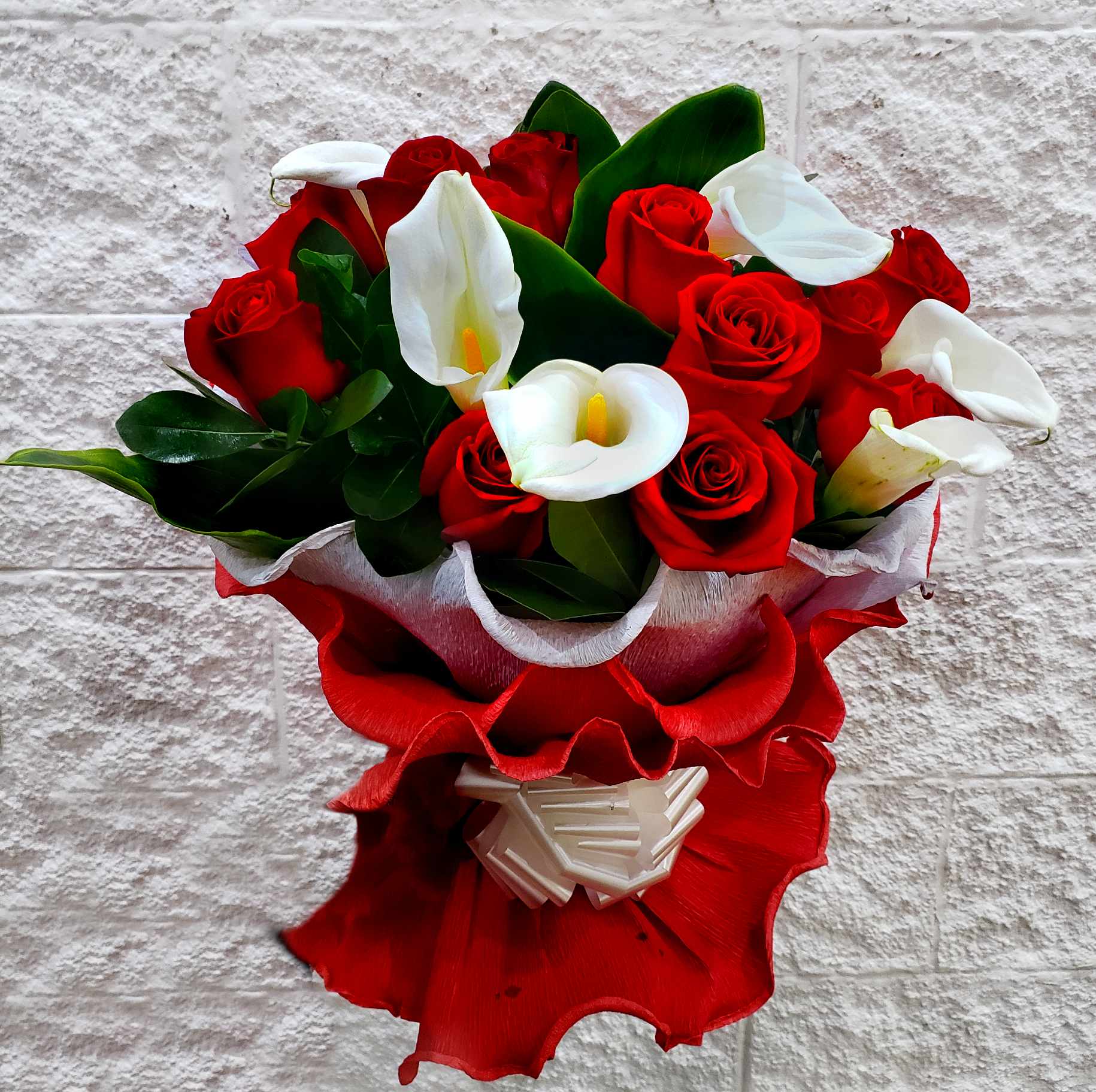 Envio y venta de flores ,rosas, plantas,arreglos florales ,regalos y desayunos a domicilio con delivery gratis en la Ciudad Autonoma de Buenos Aires y con costo de env�o en localidades del Gran Buenos Aires asi como delivery de flores y plantas a trav�s de florerias asociadas en todas las provincias de la Argentina, Buenos Aires, la Pampa, Tucuman, La Rioja, R�o Negro, Entre Rios, Corrientes, Misiones, Neuquen, Chubut, Tierra del Fuego, Santa Cruz, San Luis, Mendoza, Cordoba, Jujuy, Formosa, Santiago del Estero, Salta, Chaco, Catamarca ,San Juan, y ademas realizamos el delivery de flores ,coronas,palmas , plantas y regalos a todas las ciudades de Argentina, Mar del Plata, C�rdoba, Buenos Aires, con cargo en Santa Rosa, La Plata, Bella Vista, Neuquen, Pilar, Paran�, Posadas, Resistencia, Cipolleti y mas de 300 ciudades y localidades en todo el territorio de nuestro pa�s, asi como tambien tenemos la posibilidad de enviar flores a casi todo el mundo en cuestion de horas